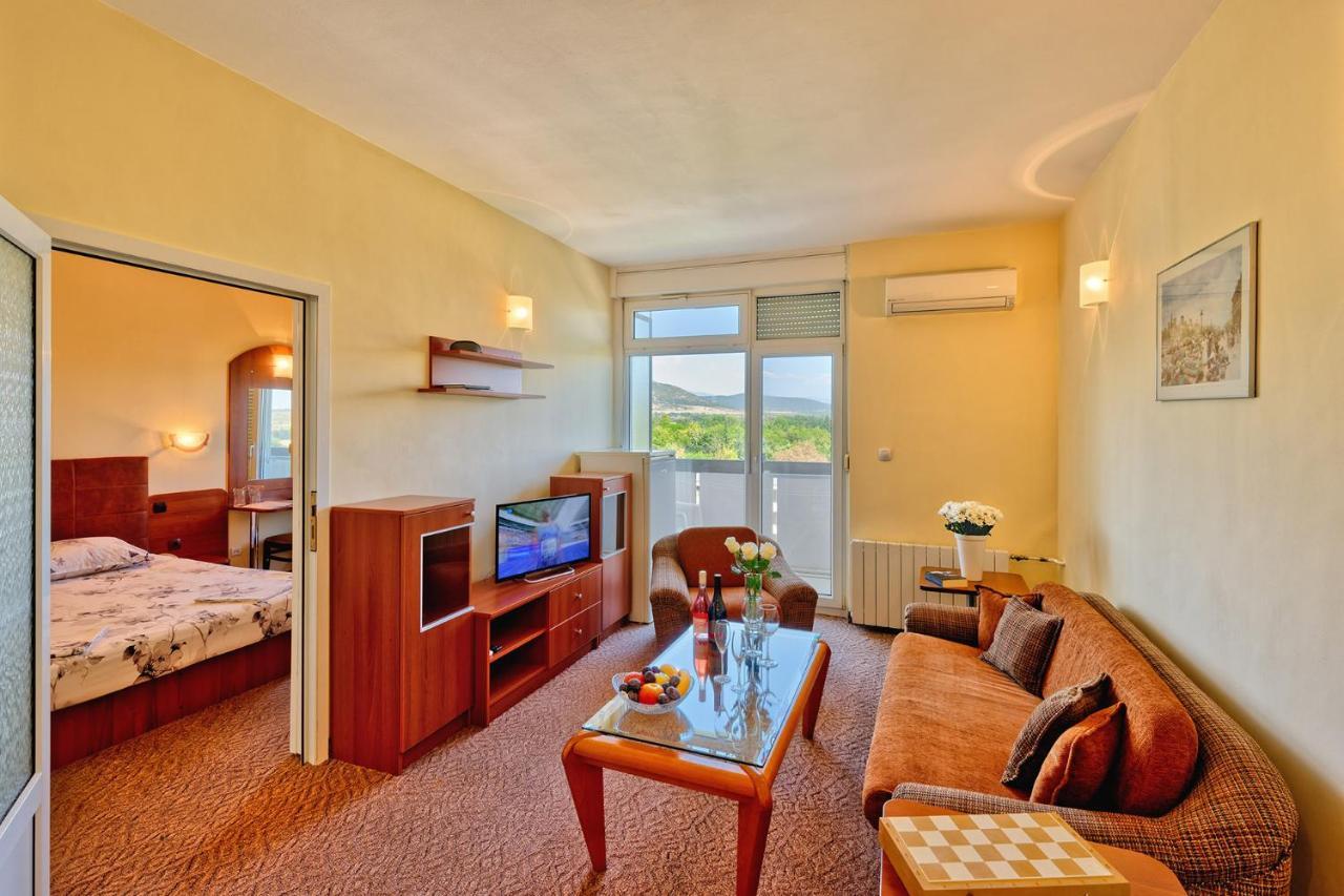 Augusta Spa Hotel خيساريا المظهر الخارجي الصورة